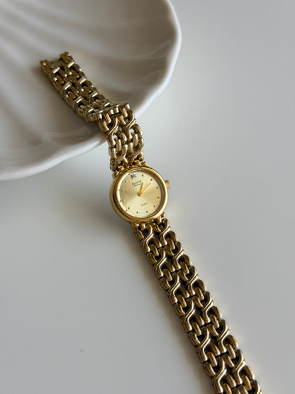 Stunning vintage Accurist gold-tone watch with diamond