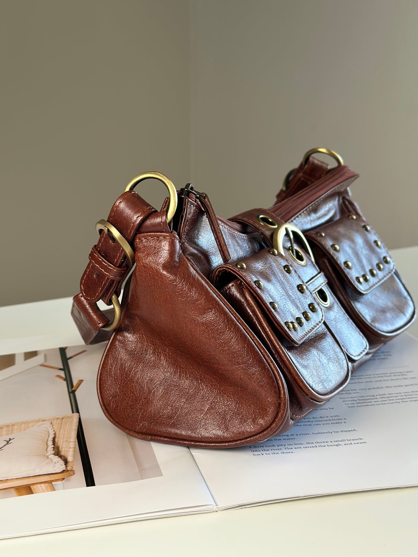 Leather shoulder bag in rich brown colour