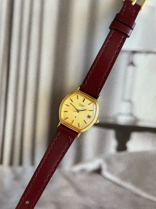 Amazing vintage watch Citizen with burgundy leather strap