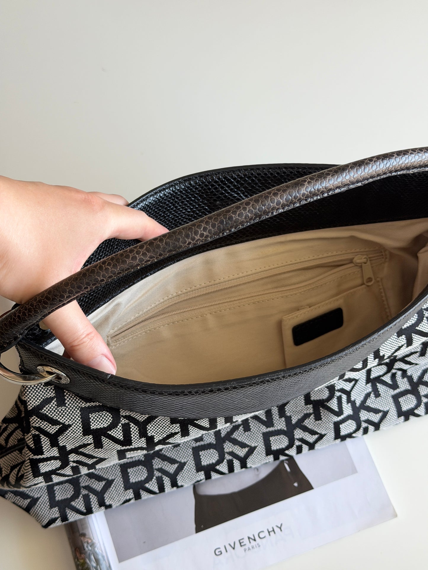 Vintage DKNY grey monogram bag (medium)