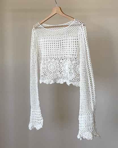 Lovely crochet crop top in an off-white color