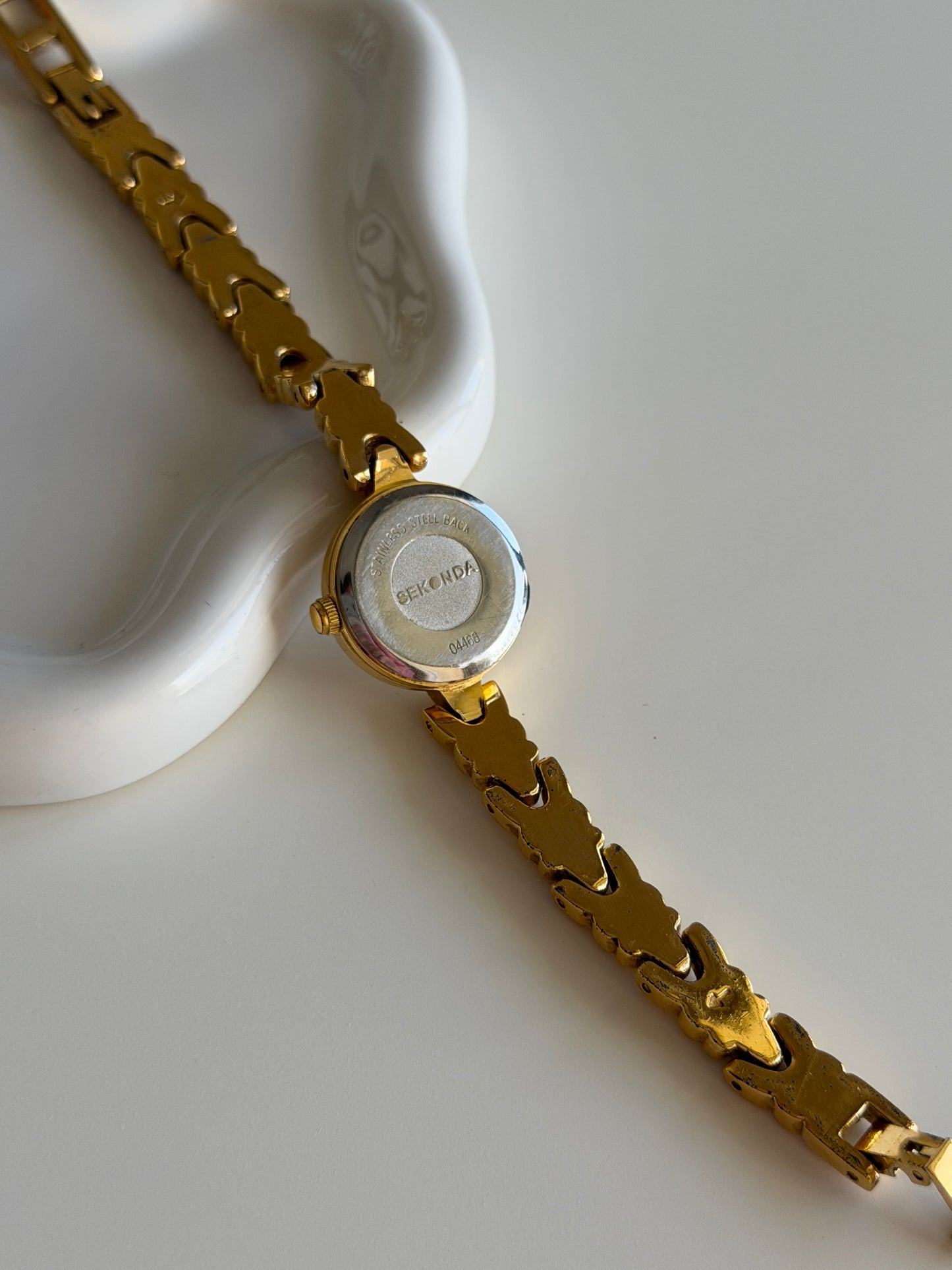 Amazing vintage Sekonda watch with charming bracelet design