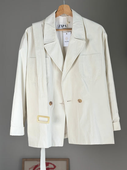 Elegant off-white vintage cotton jacket with belt