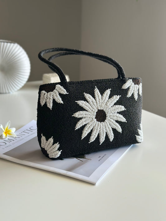 Charming vintage top-handle bag with beads