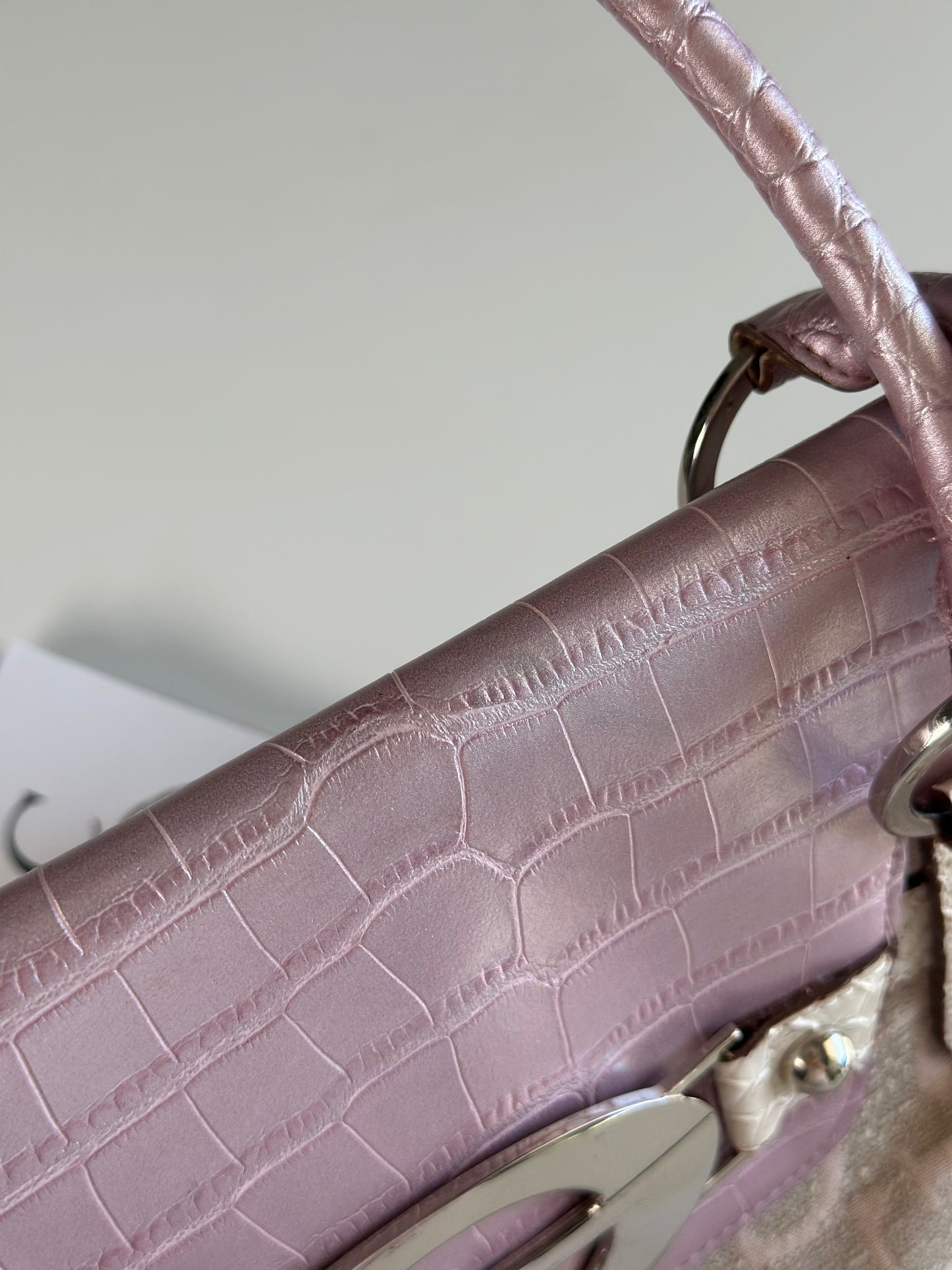 Vintage Guess handbag with playful Y2K charm