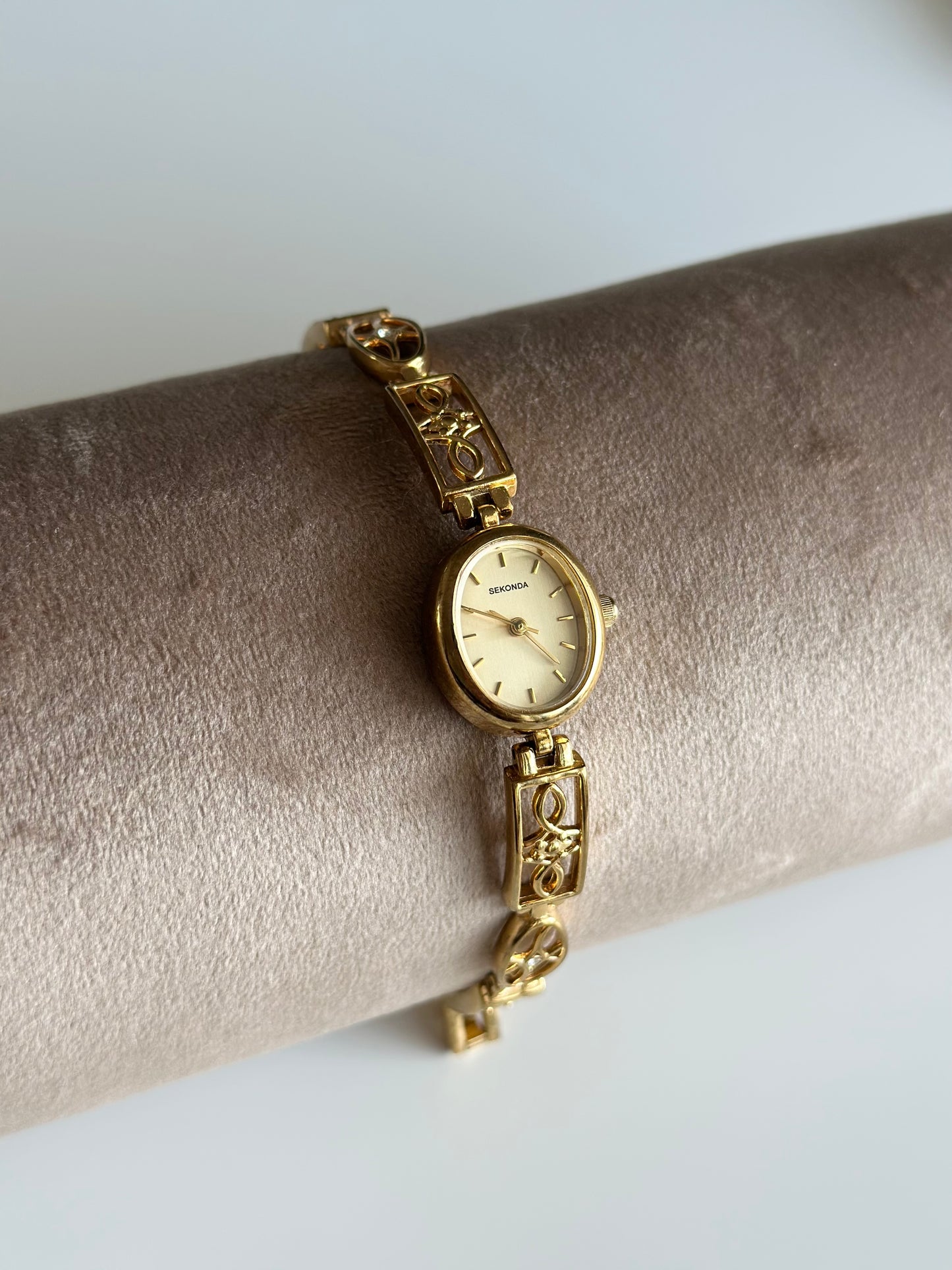 Charming vintage Sekonda watch