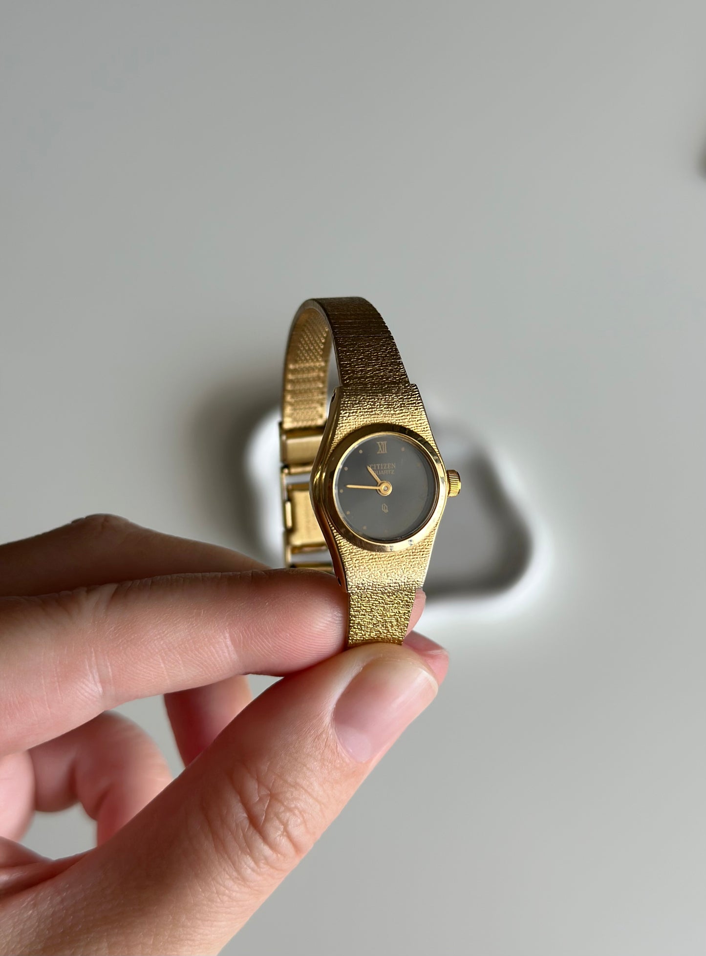 Timeless vintage Citizen watch with black dial