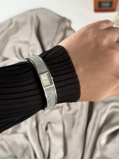 Charming vintage Vogue bangle sparkling watch