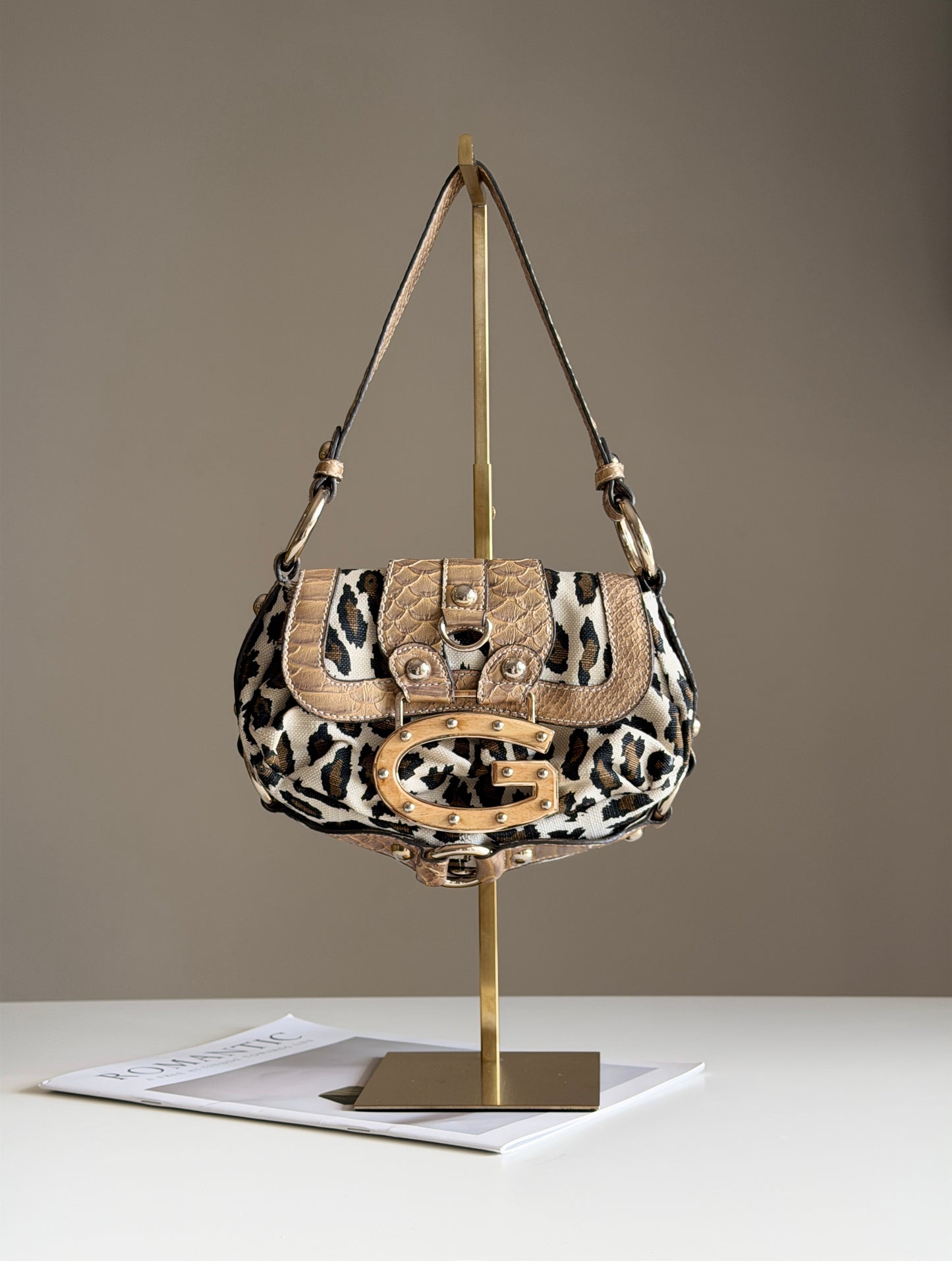 Iconic vintage Guess bag with leopard print