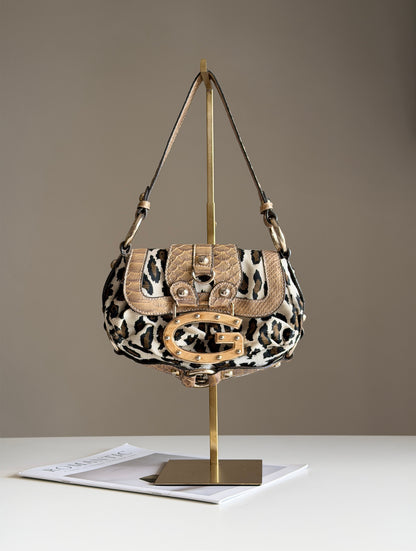 Iconic vintage Guess bag with leopard print