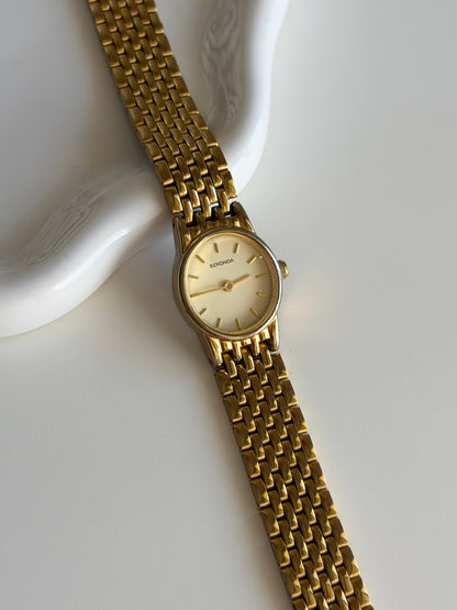Stunning vintage Sekonda watch with timeless design