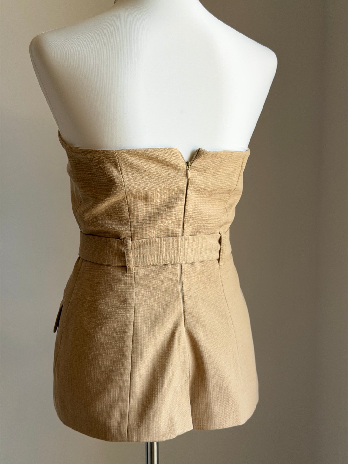 Strapless tailored top with belt