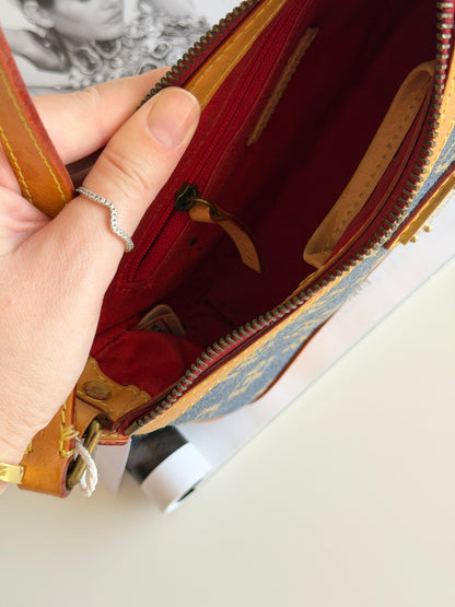 Vintage Dooney & Bourke monogram baguette