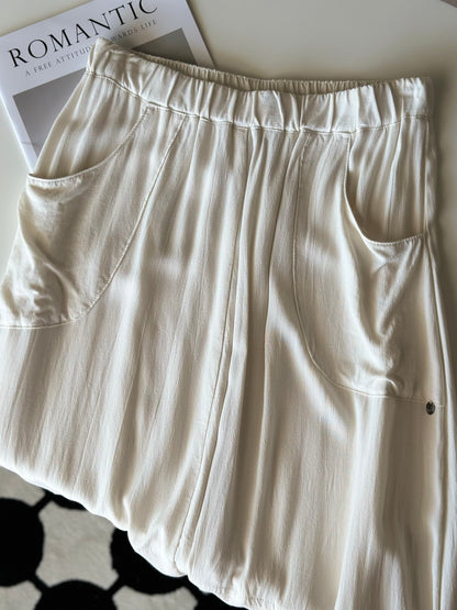 Beautiful midi viscose skirt from Scandinavian brand