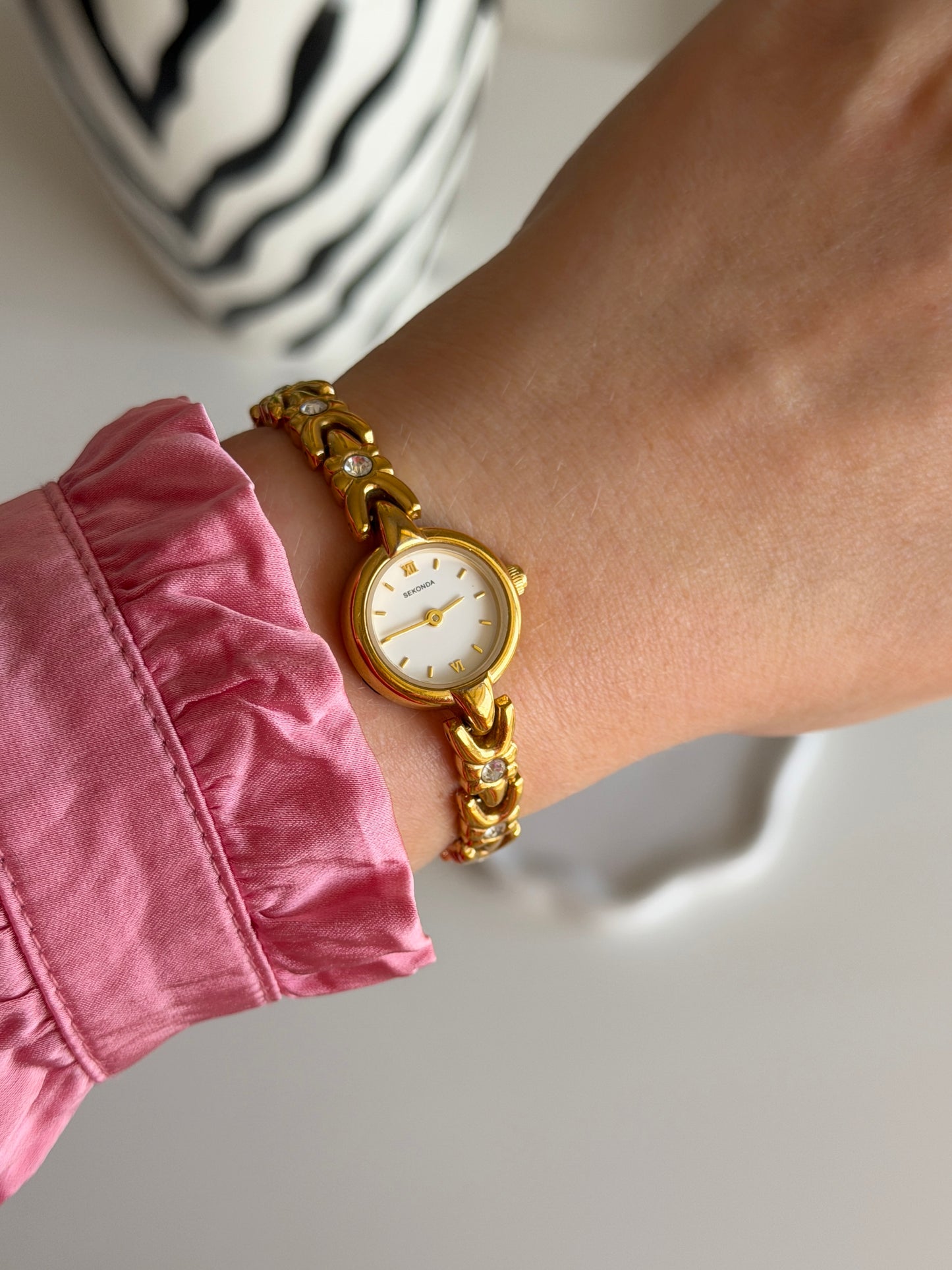 Amazing vintage Sekonda watch with charming bracelet design