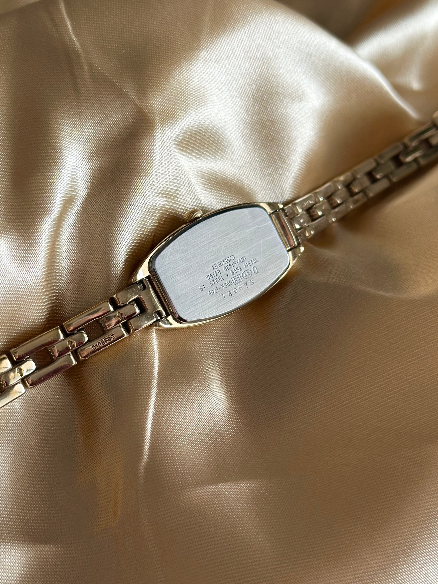 Chic vintage Seiko quartz watch. Circa 1997.