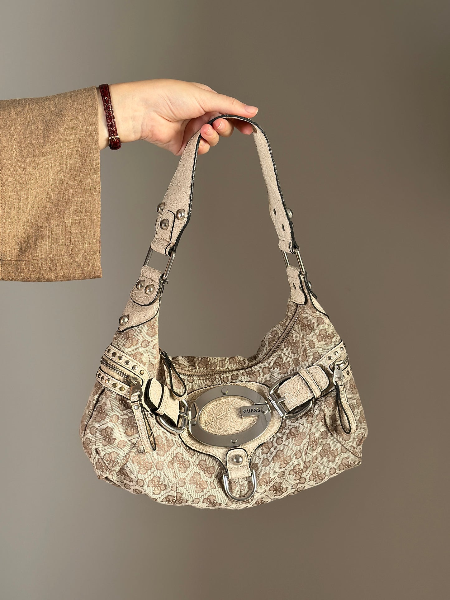 Iconic vintage Guess shoulder bag 2000s
