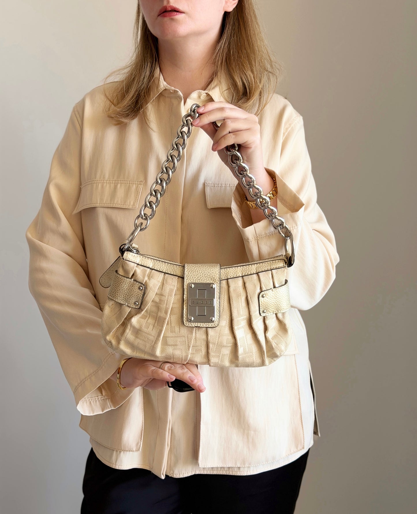 Vintage Guess bag in beige monogram with bold chain