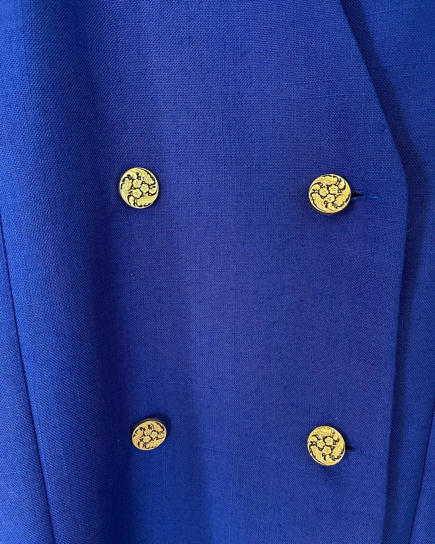 Vintage blouse with beautiful gold-tone buttons