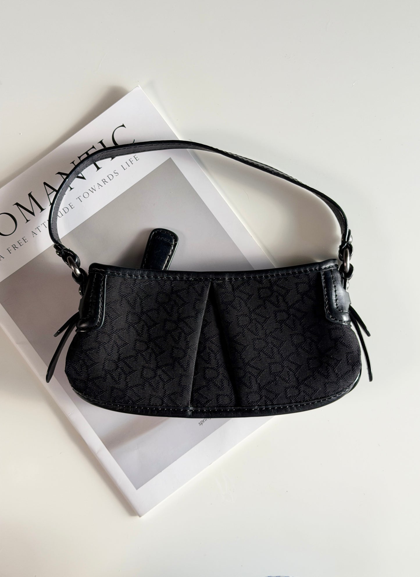 Beautiful vintage DKNY baguette black bag