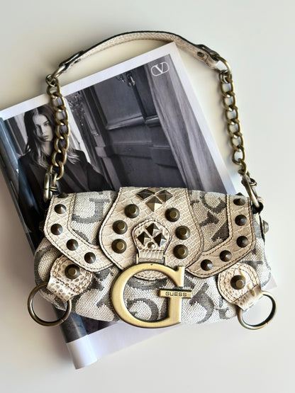 Standout Y2K vintage Guess bag