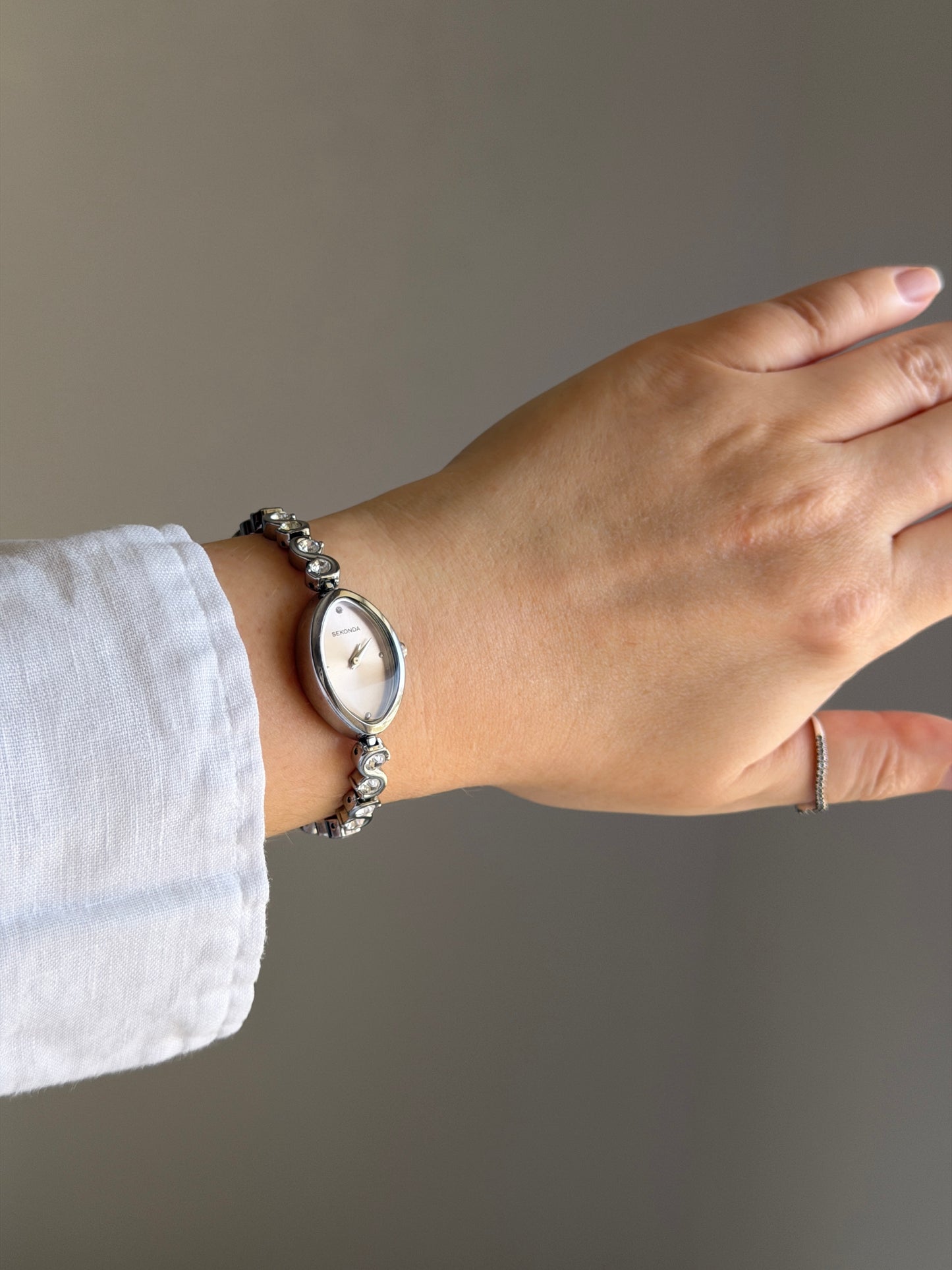 Vintage silver-tone watch Sekonda with crystals