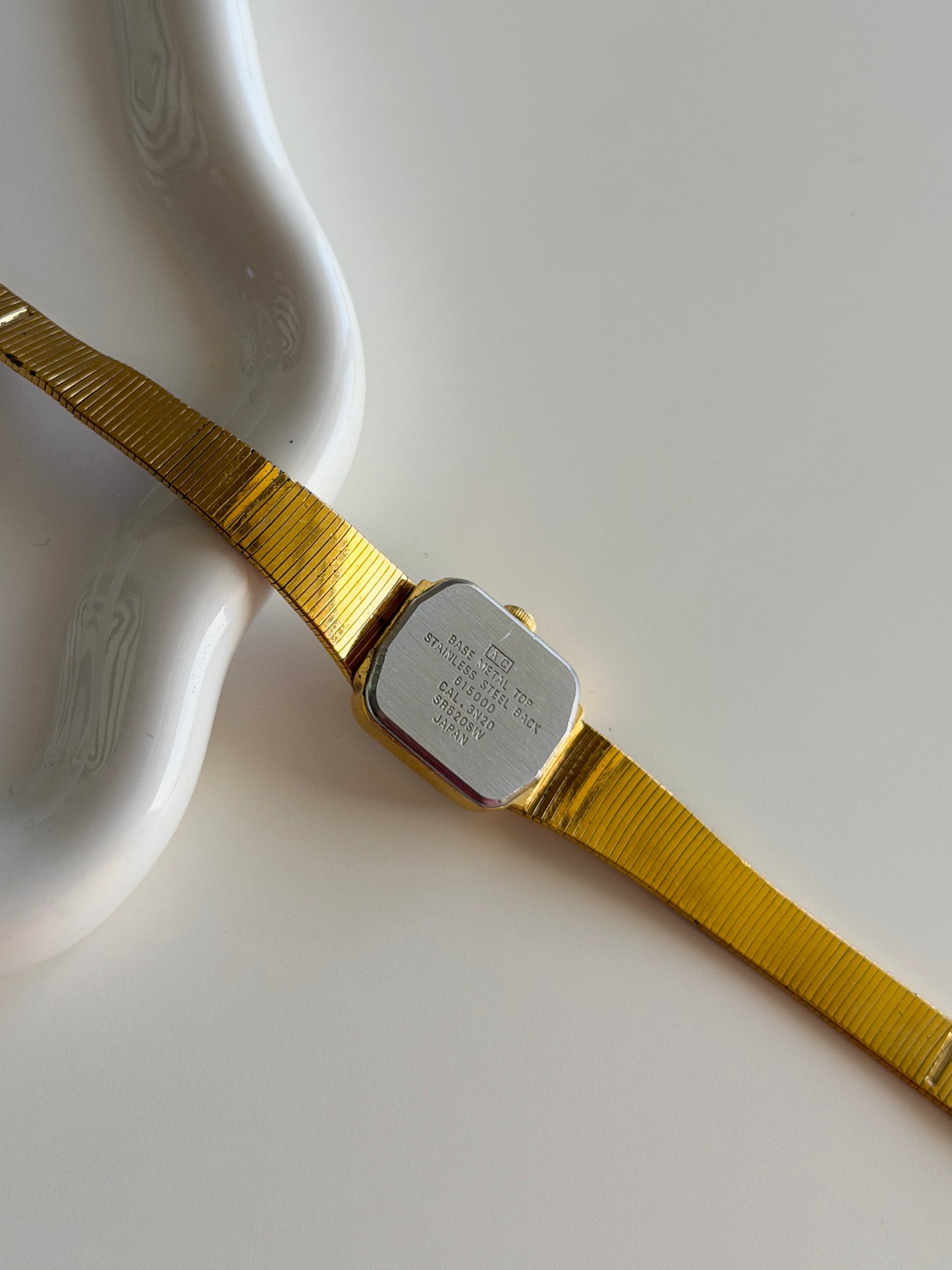 Elegant vintage Accurist gold-tone watch