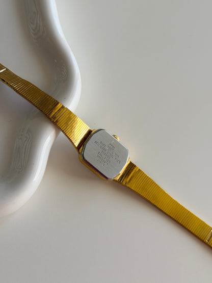 Elegant vintage Accurist gold-tone watch