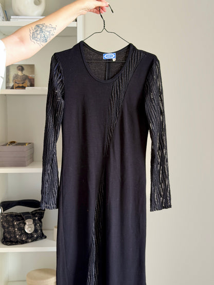 Elegant vintage midi dress with delicate lace detailing