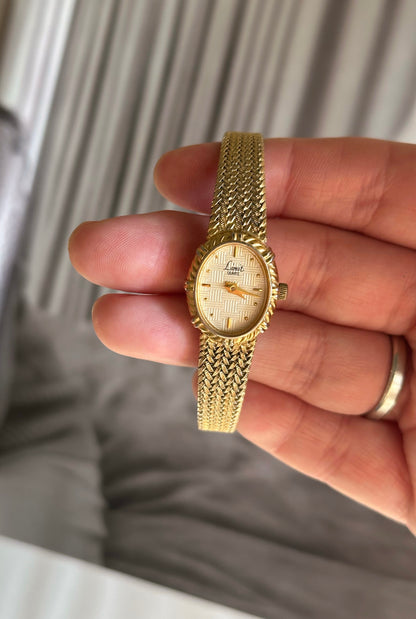 Beautiful classic vintage gold-tone watch Limit ✨