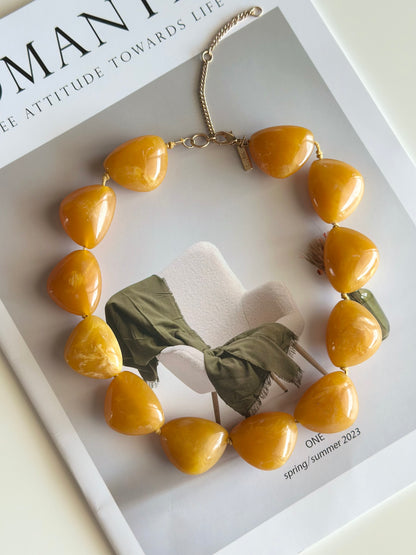 Bold vintage necklace by Wallis