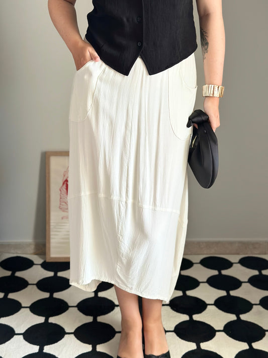 Beautiful midi viscose skirt from Scandinavian brand