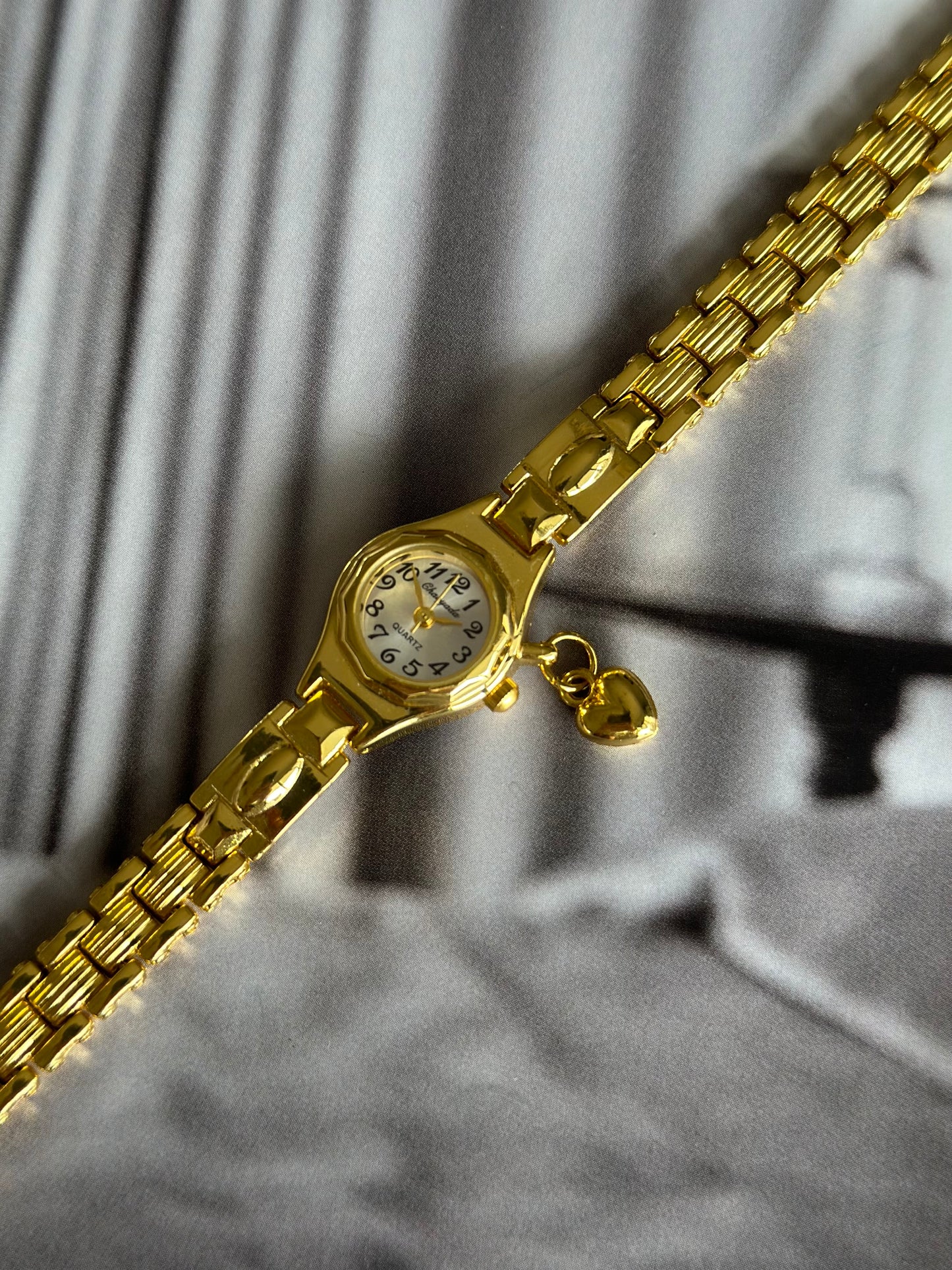 Vintage watch with heart pendant 💛