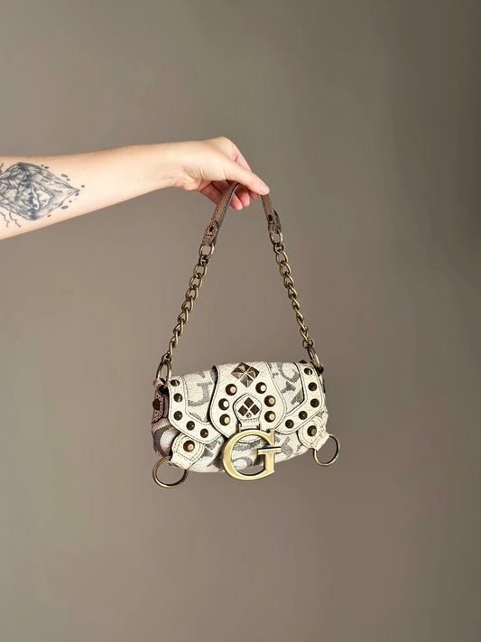 Standout Y2K vintage Guess bag
