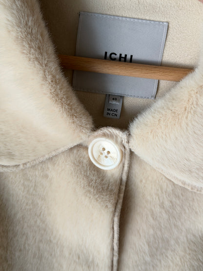 Charming cream faux fur jacket from ICHI