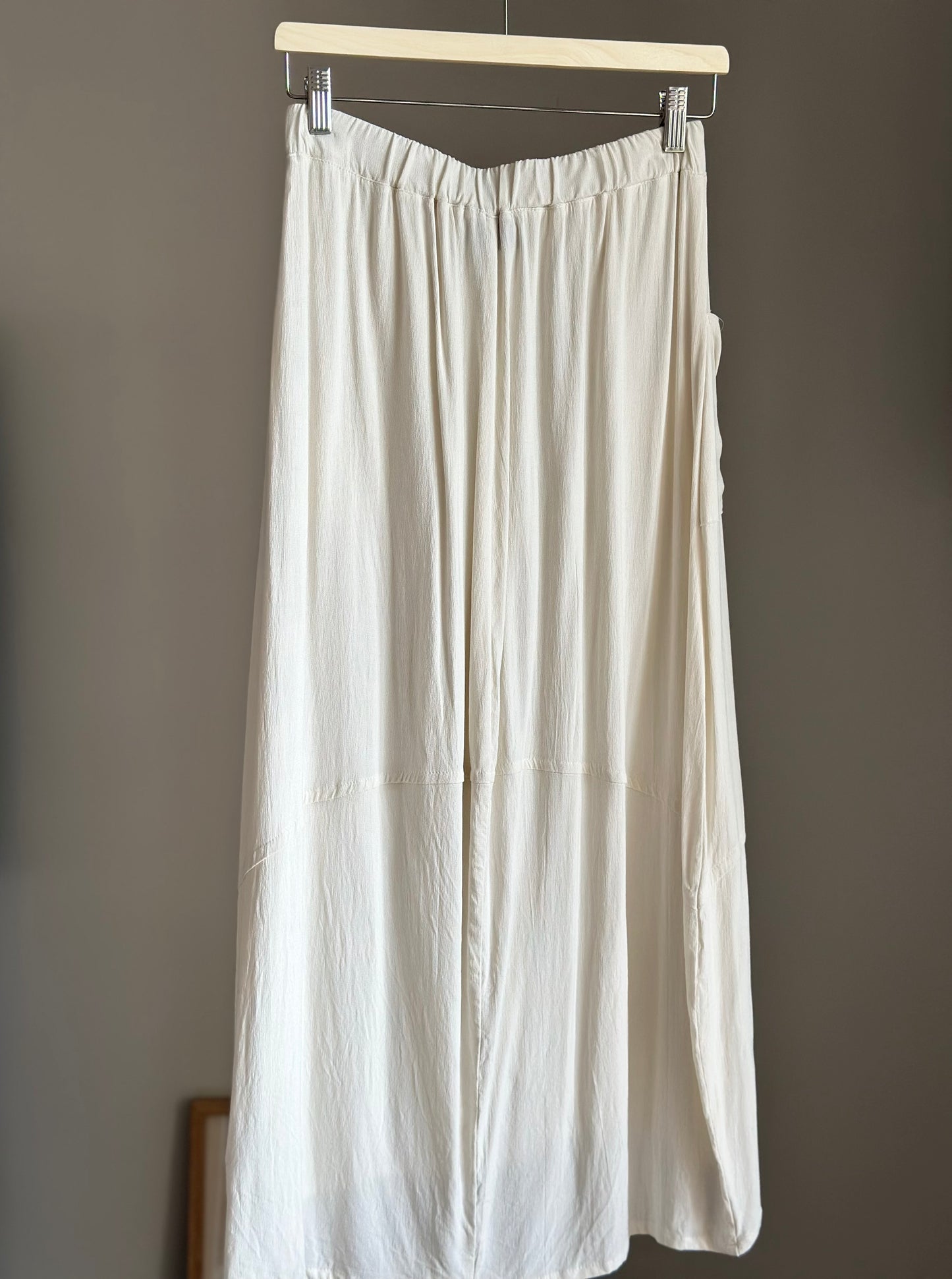 Beautiful midi viscose skirt from Scandinavian brand