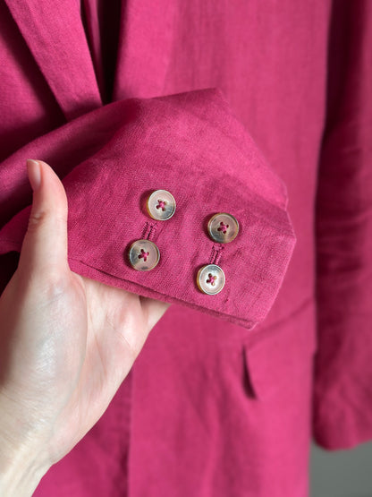 Stunning vintage Caroll blazer in a vibrant fuchsia pink