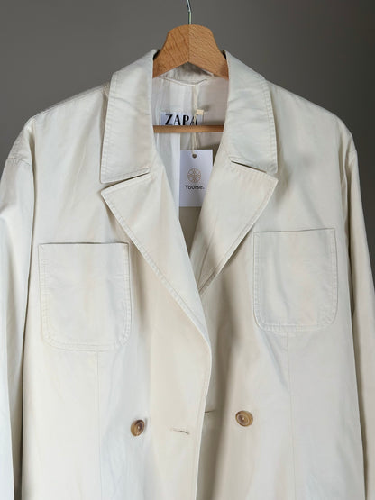 Elegant off-white vintage cotton jacket with belt