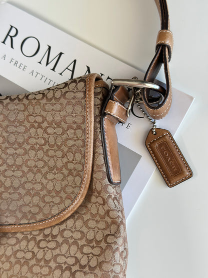 Stunning vintage Coach shoulder bag