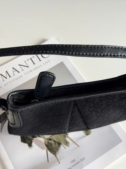 Beautiful vintage DKNY baguette black bag