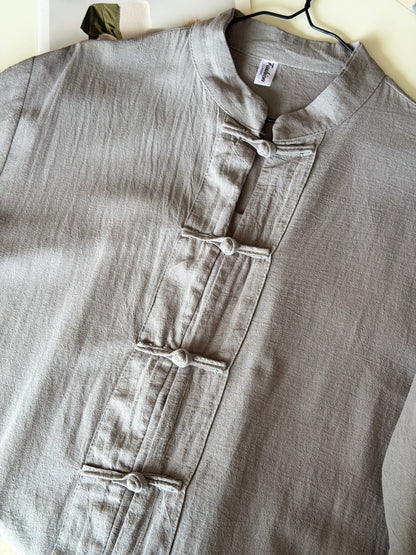 Vintage shirt with Asian frog closures