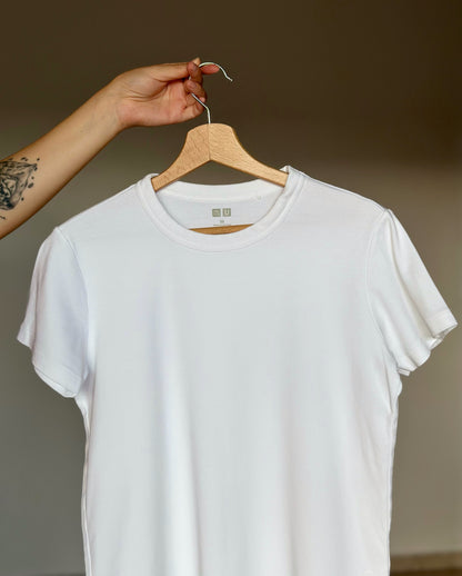 Simple and beautiful white cotton T-shirt