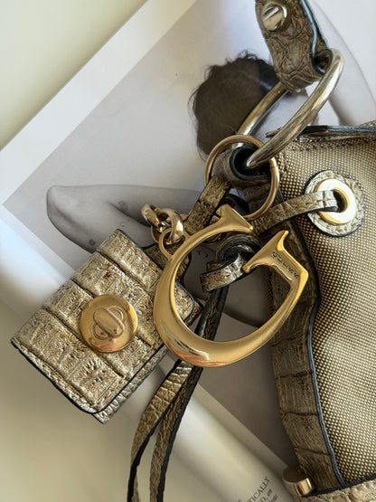 Vintage Guess Y2K shoulder bag