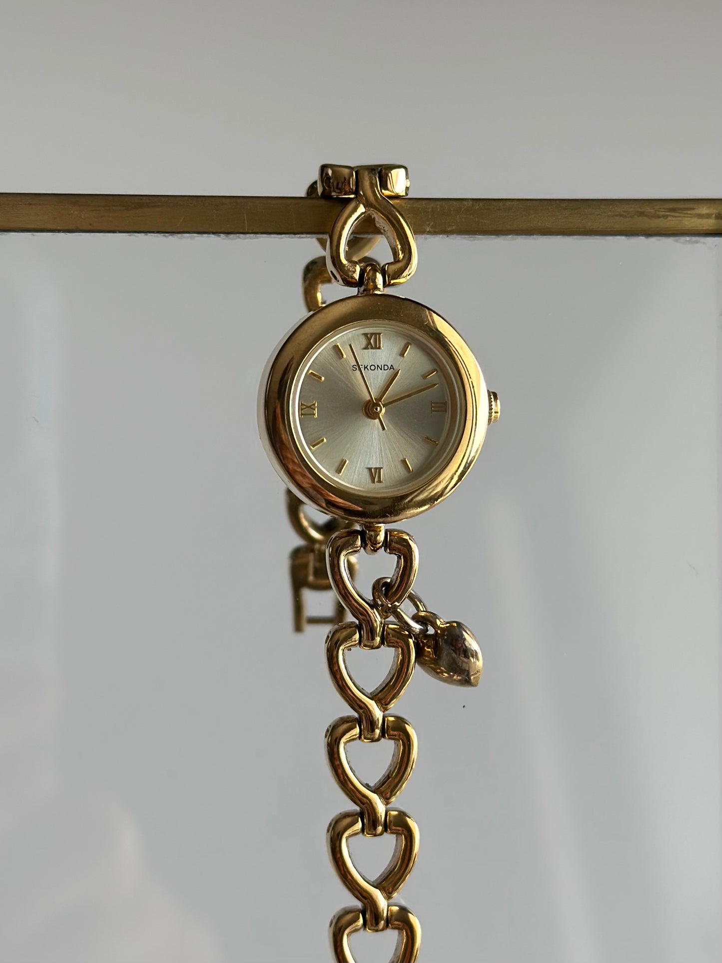 Romantic vintage Sekonda watch with heart-shaped links