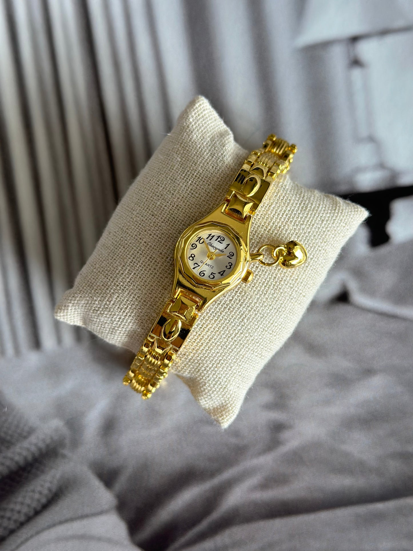 Vintage watch with heart pendant 💛