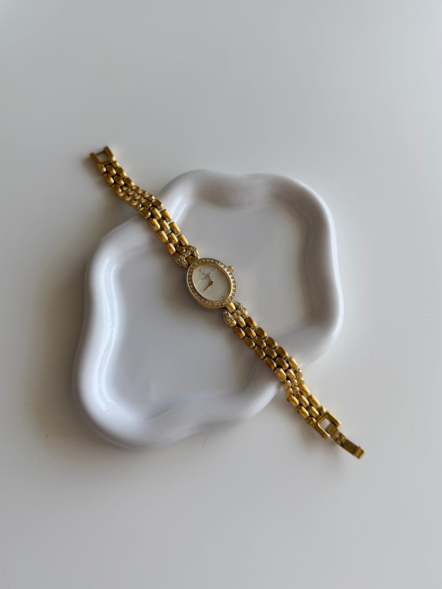 Amazing vintage gold-tone watch Clyda