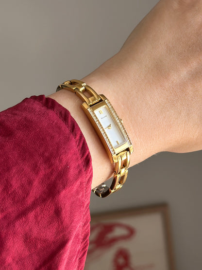 Elegant vintage Accurist quartz watch