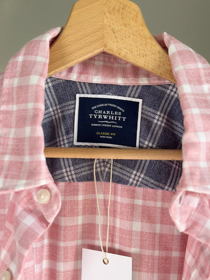 Charming pink and white checkered shirt