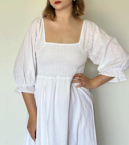 Incredible white cotton dress with puff sleeves