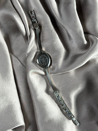 Delicate vintage watch with sparkling stones bracelet